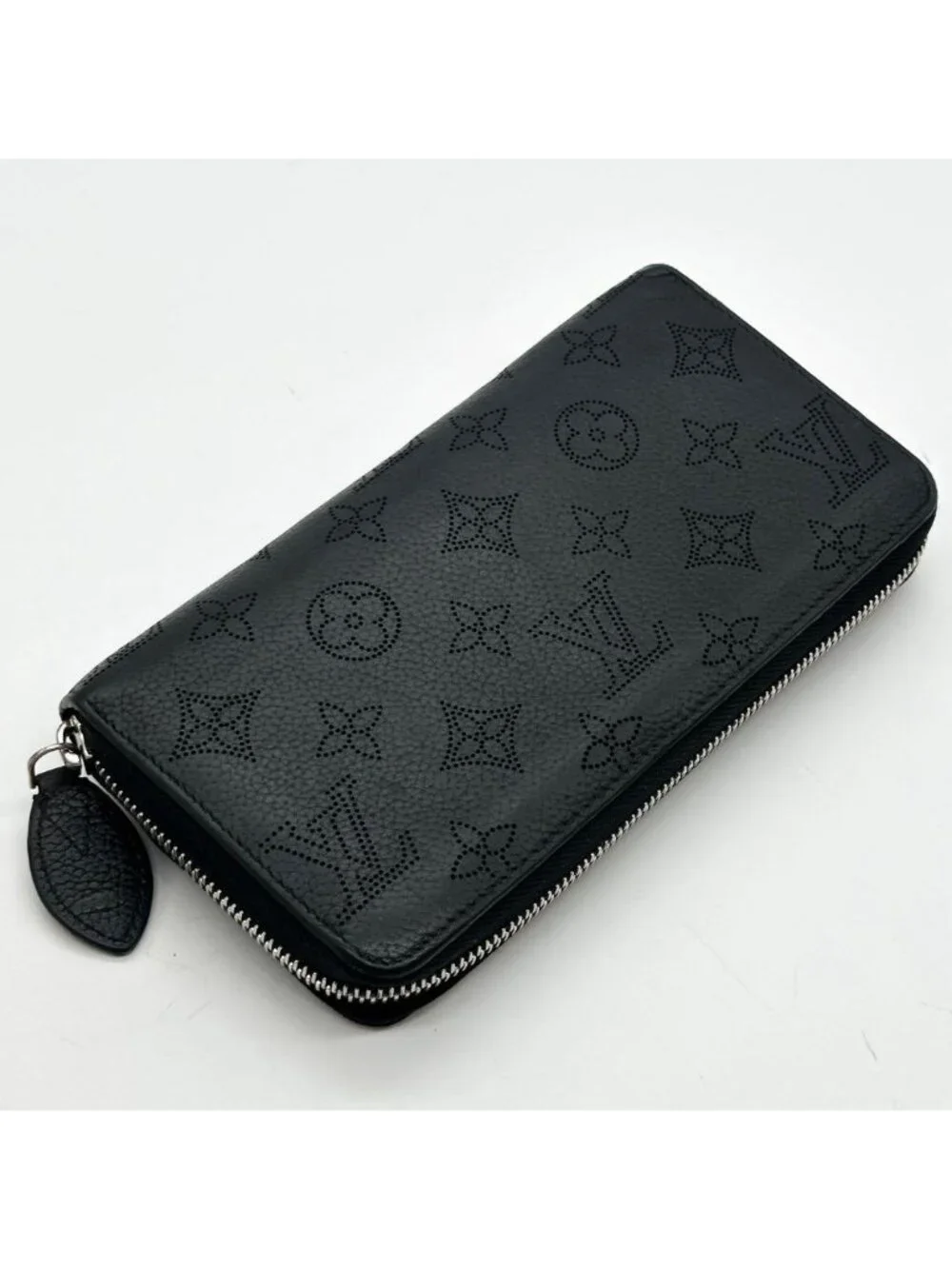 Louis Vuitton Zippy Wallet Mahina Monogram Round - Picture 5 of 13